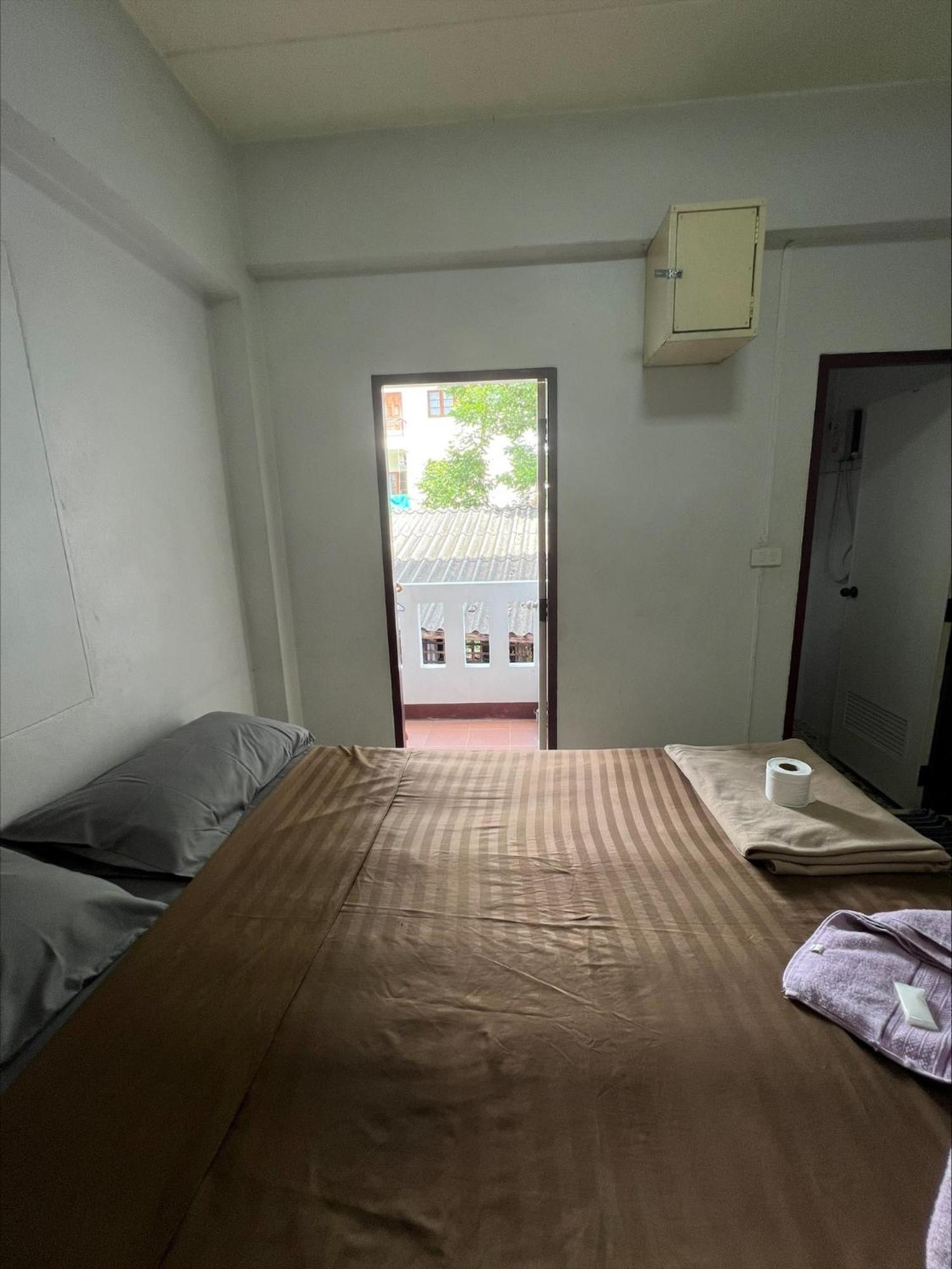 Jj Guesthouse Chiang Mai Eksteriør bilde